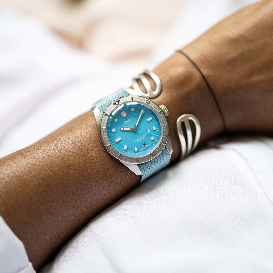 Oris Oris Divers Sixty‑Five 'Cotton Candy' 01 733 7771 4055-07 3 19 02S  - задняя крышка сталь корпуса, швейцария часы